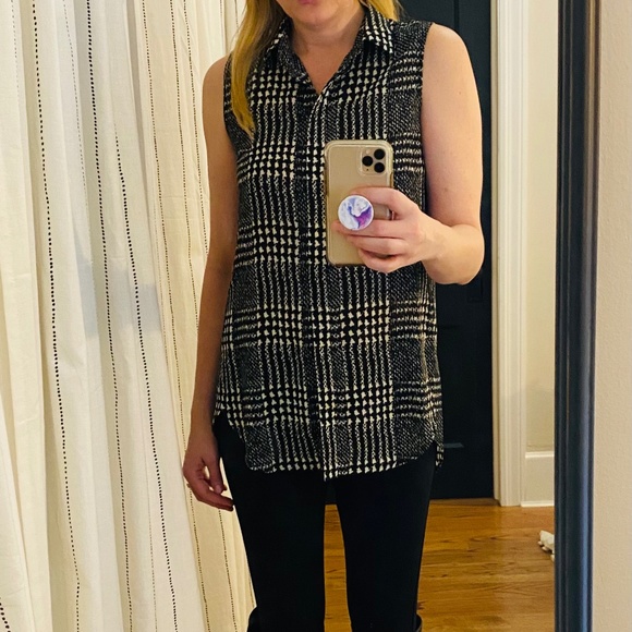 J. Crew Sleeveless Paid Blouse - Picture 4 of 6